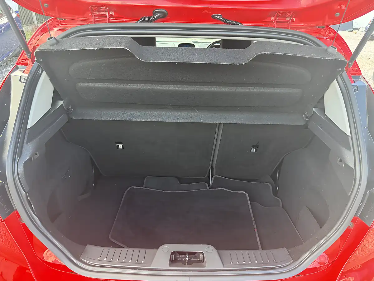 Used 2016 Ford Fiesta Zetec S Red - Interior and Exterior details 10