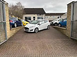 Used 2016 Ford Fiesta Zetec S White - Interior and Exterior details 3