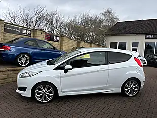Used 2016 Ford Fiesta Zetec S White - Interior and Exterior details 5