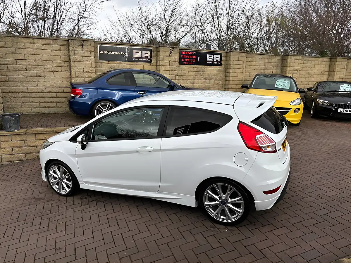 Used 2016 Ford Fiesta Zetec S White - Interior and Exterior details 6