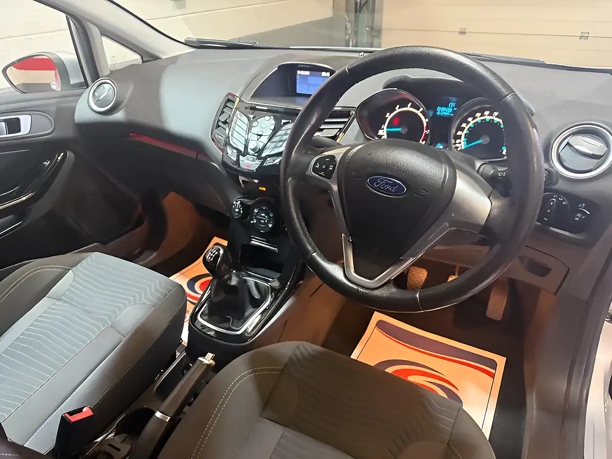 Used 2016 Ford Fiesta Zetec Silver - Interior and Exterior details 18