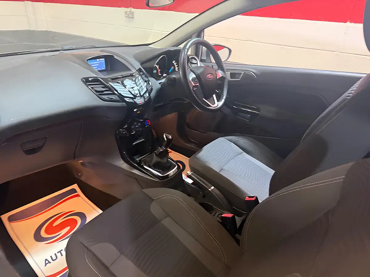 Used 2016 Ford Fiesta Zetec Silver - Interior and Exterior details 19
