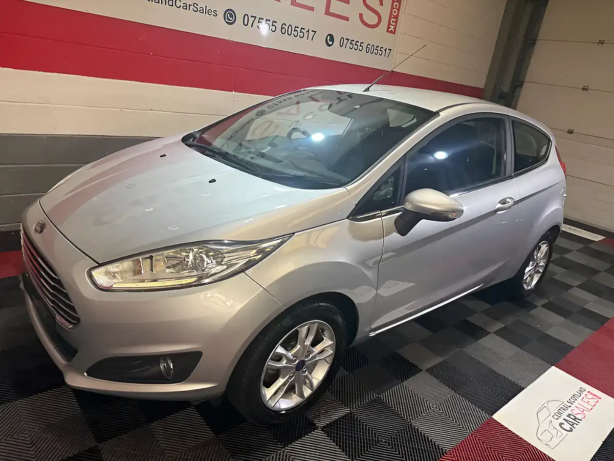 Used 2016 Ford Fiesta Zetec Silver - Interior and Exterior details 2
