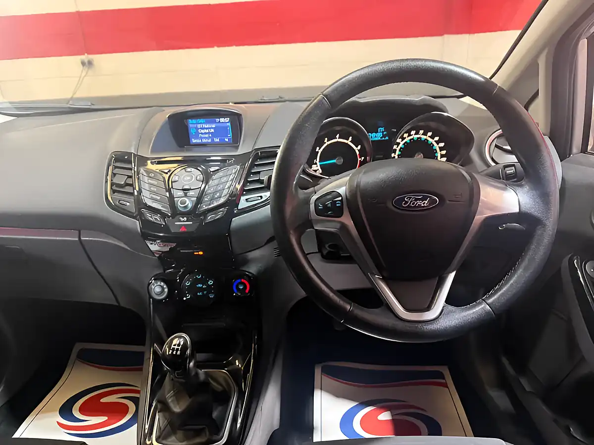 Used 2016 Ford Fiesta Zetec Silver - Interior and Exterior details 20