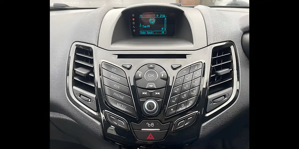 Used 2016 Ford Fiesta Zetec Silver - Interior and Exterior details 13