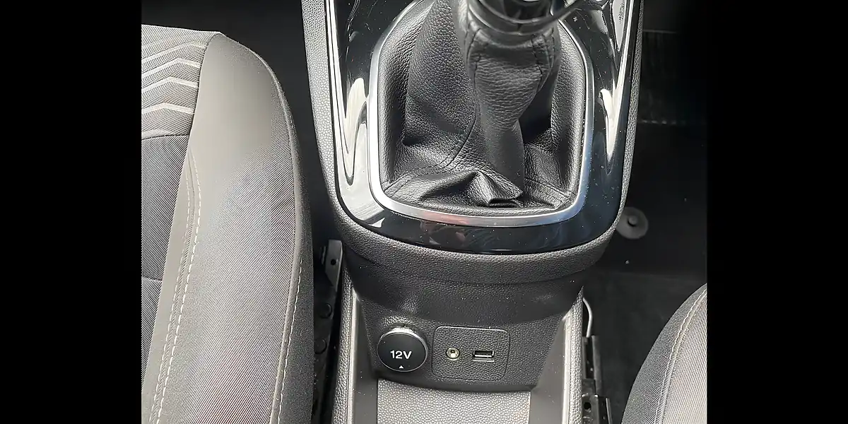 Used 2016 Ford Fiesta Zetec Silver - Interior and Exterior details 16
