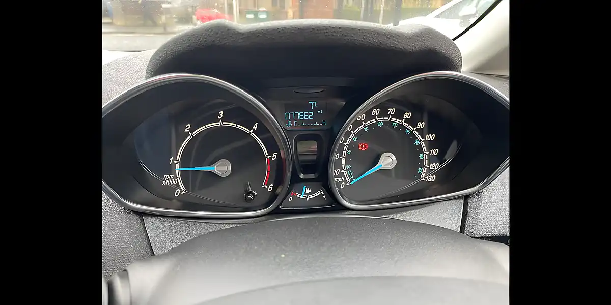Used 2016 Ford Fiesta Zetec Silver - Interior and Exterior details 19