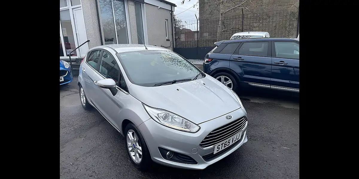 Used 2016 Ford Fiesta Zetec Silver - Interior and Exterior details 2