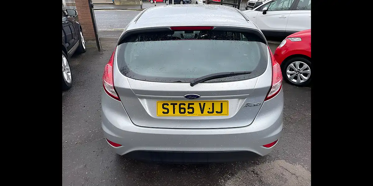 Used 2016 Ford Fiesta Zetec Silver - Interior and Exterior details 5
