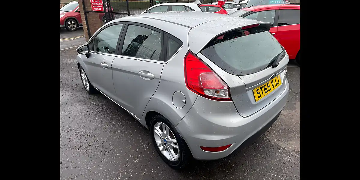 Used 2016 Ford Fiesta Zetec Silver - Interior and Exterior details 6