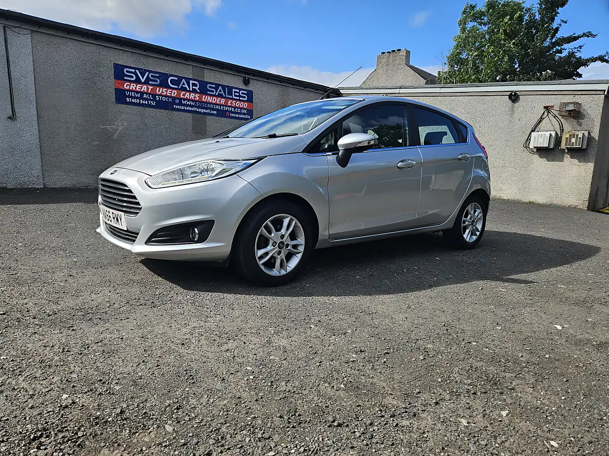 Used 2016 Ford Fiesta Zetec Silver - Interior and Exterior details 11