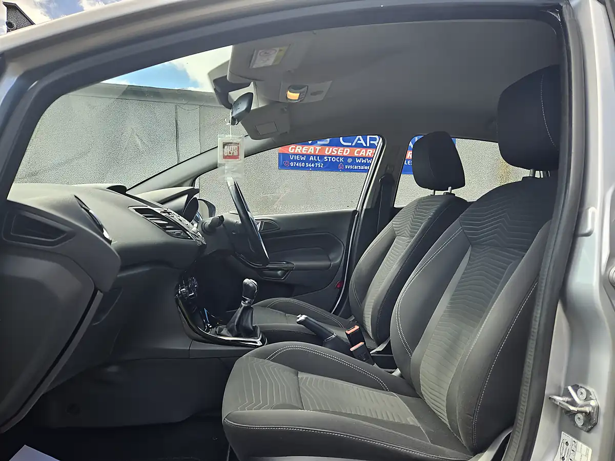 Used 2016 Ford Fiesta Zetec Silver - Interior and Exterior details 12