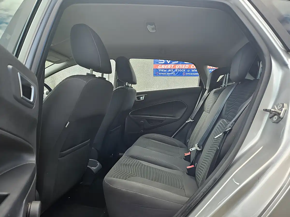 Used 2016 Ford Fiesta Zetec Silver - Interior and Exterior details 13