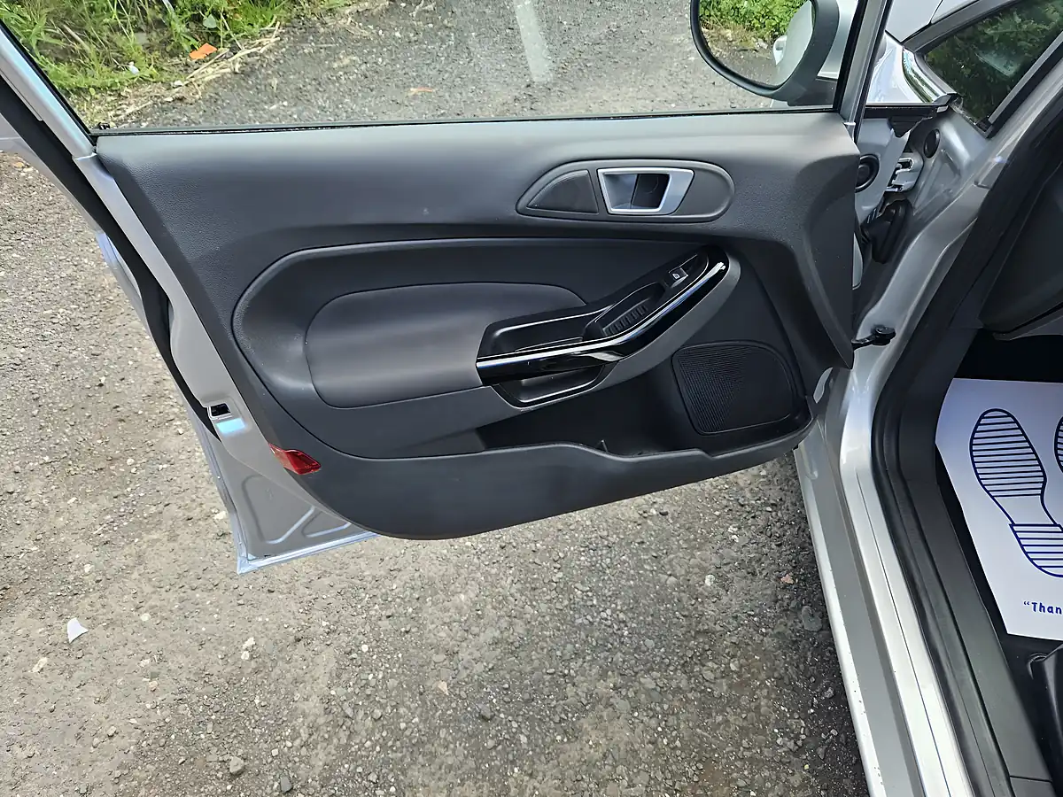 Used 2016 Ford Fiesta Zetec Silver - Interior and Exterior details 14