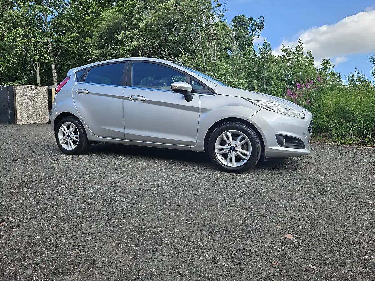 Used 2016 Ford Fiesta Zetec Silver - Interior and Exterior details 5
