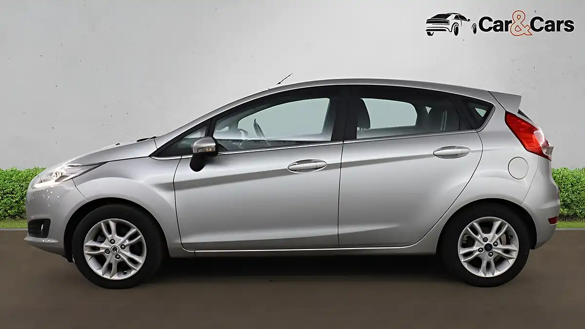 Used 2016 Ford Fiesta Zetec Silver - Interior and Exterior details 10