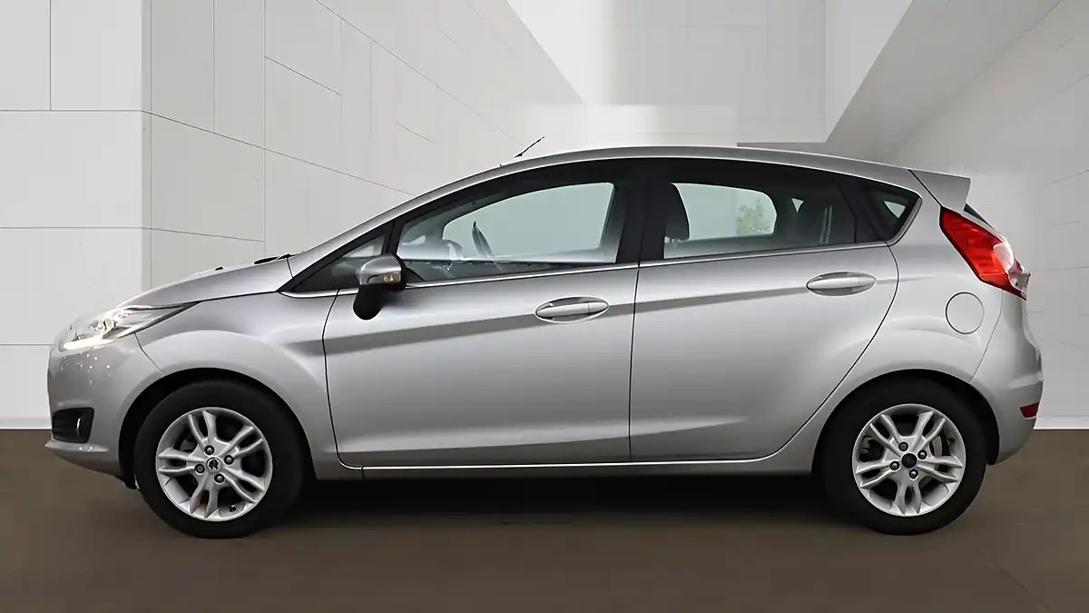 Used 2016 Ford Fiesta Zetec Silver - Interior and Exterior details 15