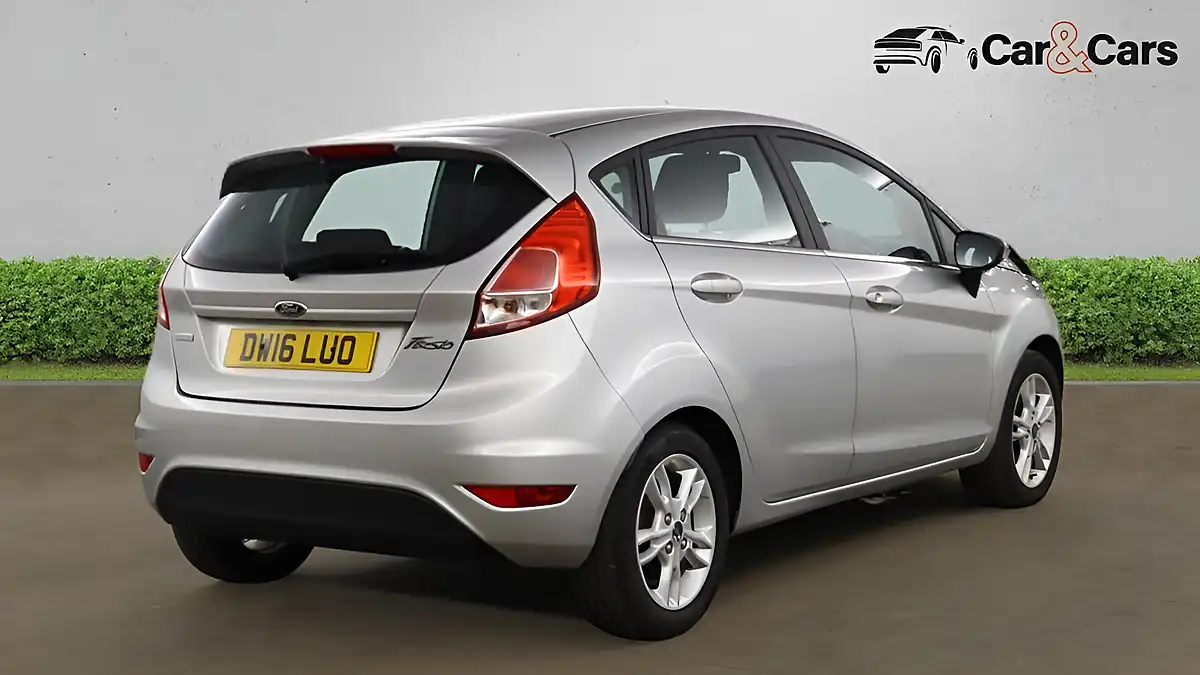 Used 2016 Ford Fiesta Zetec Silver - Interior and Exterior details 4