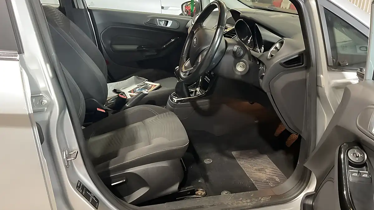Used 2016 Ford Fiesta Zetec Silver - Interior and Exterior details 5