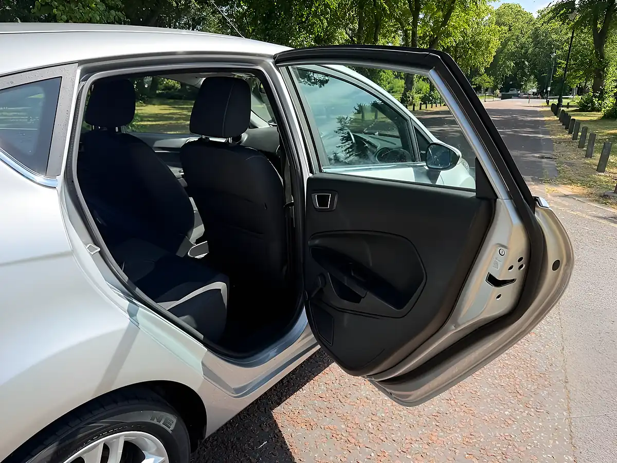 Used 2016 Ford Fiesta Zetec Silver - Interior and Exterior details 10