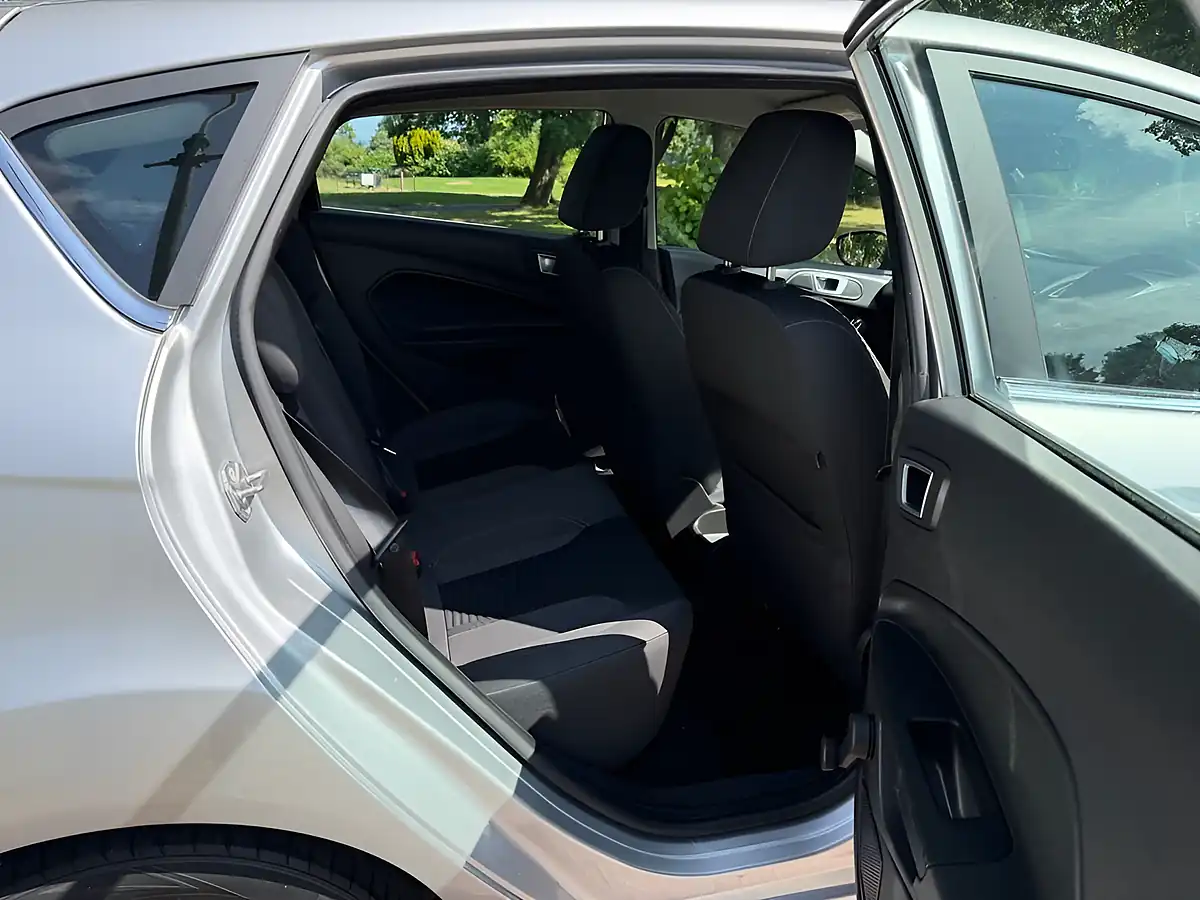 Used 2016 Ford Fiesta Zetec Silver - Interior and Exterior details 12