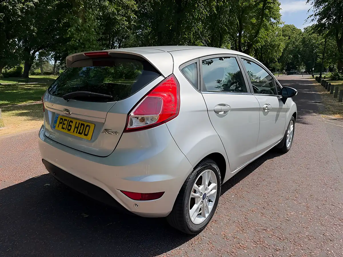 Used 2016 Ford Fiesta Zetec Silver - Interior and Exterior details 3