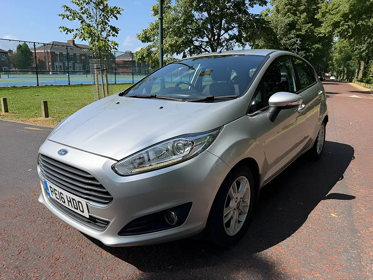 Used 2016 Ford Fiesta Zetec Silver - Interior and Exterior details 5