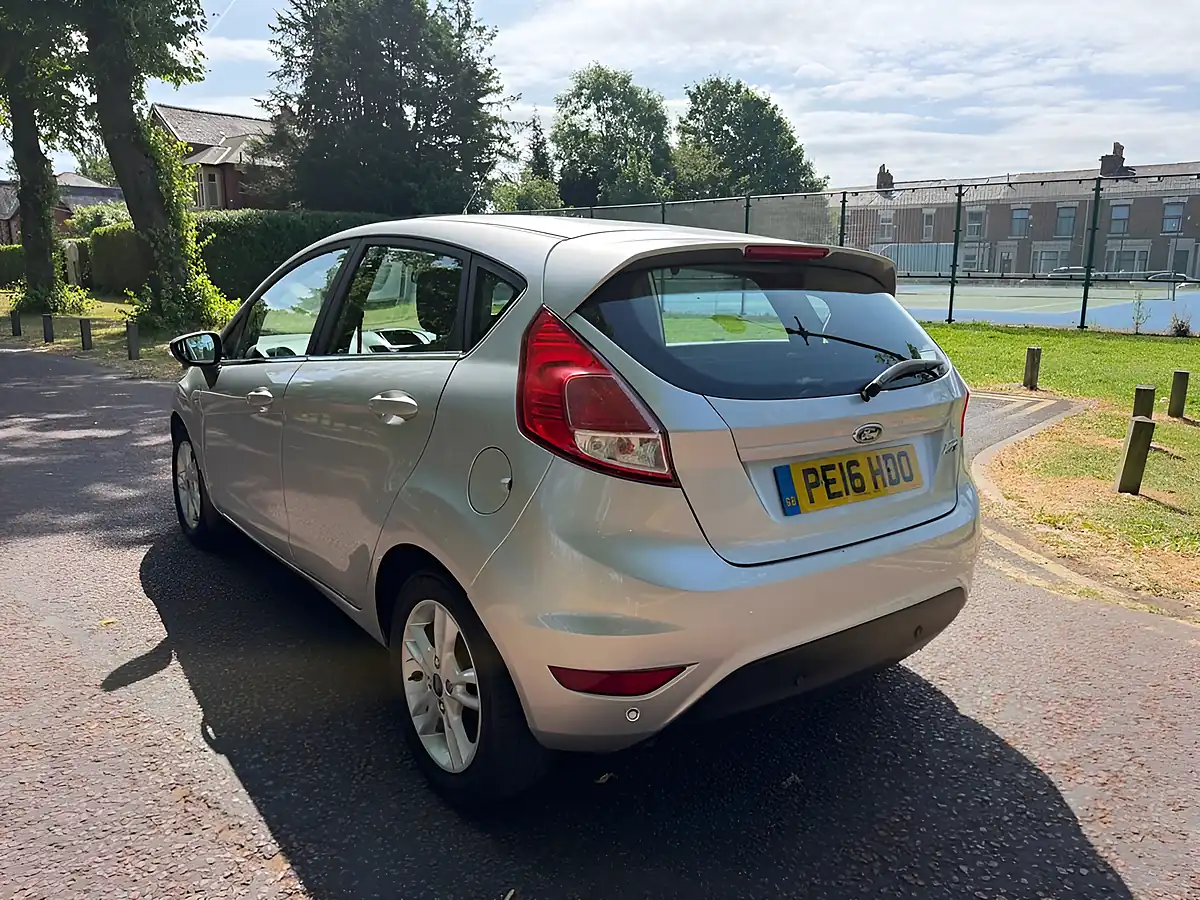 Used 2016 Ford Fiesta Zetec Silver - Interior and Exterior details 7