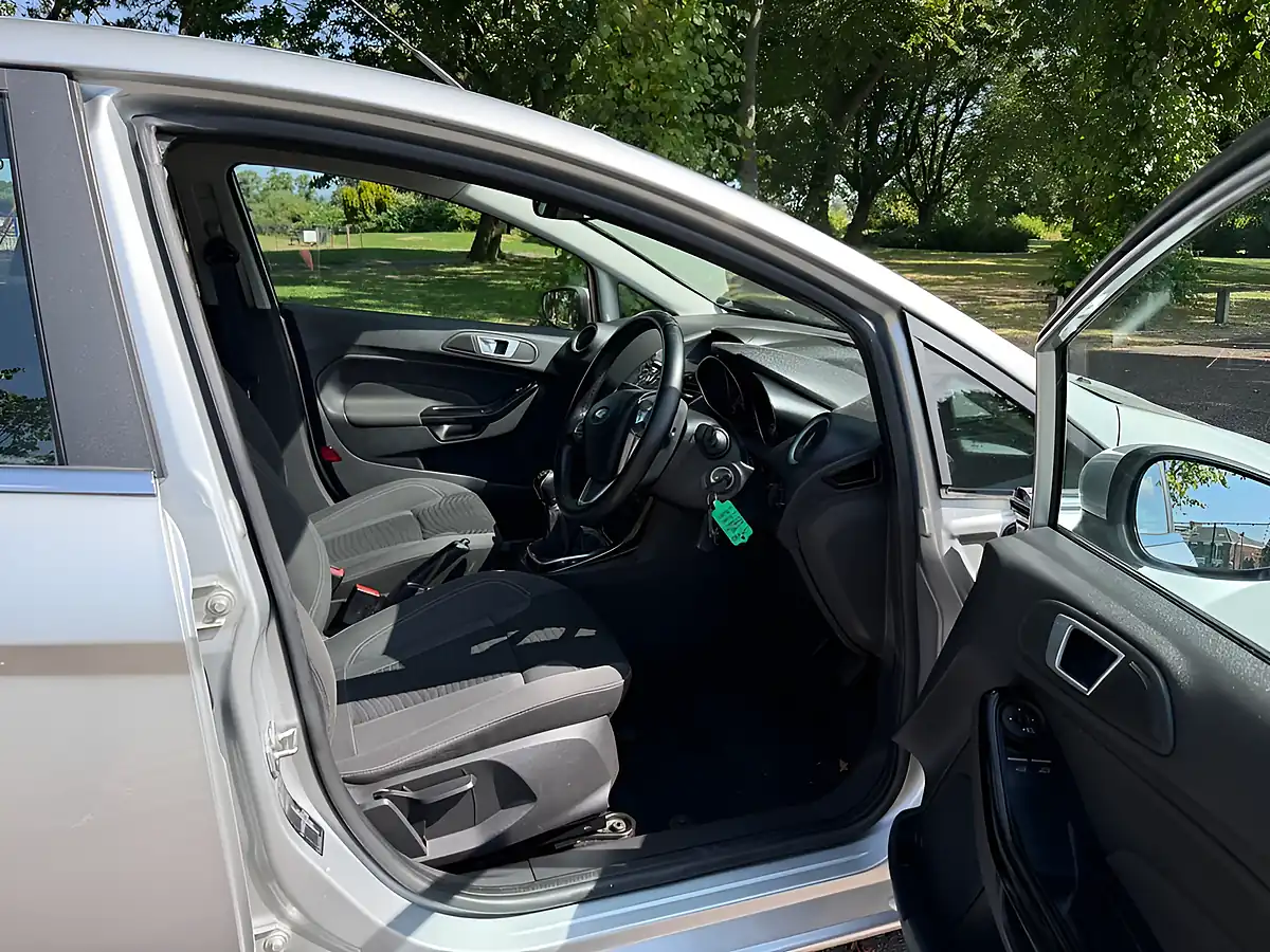 Used 2016 Ford Fiesta Zetec Silver - Interior and Exterior details 8
