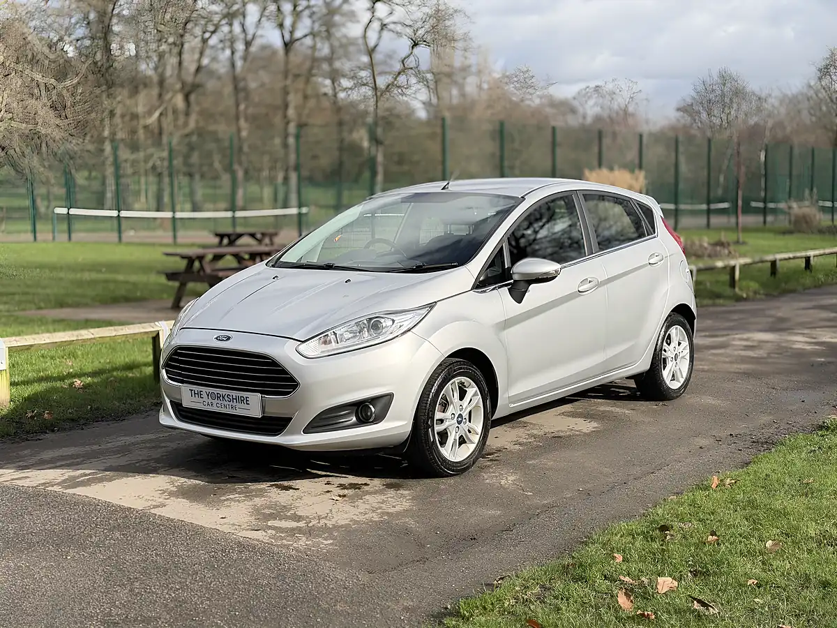 Used 2016 Ford Fiesta Zetec Silver - Interior and Exterior details 3