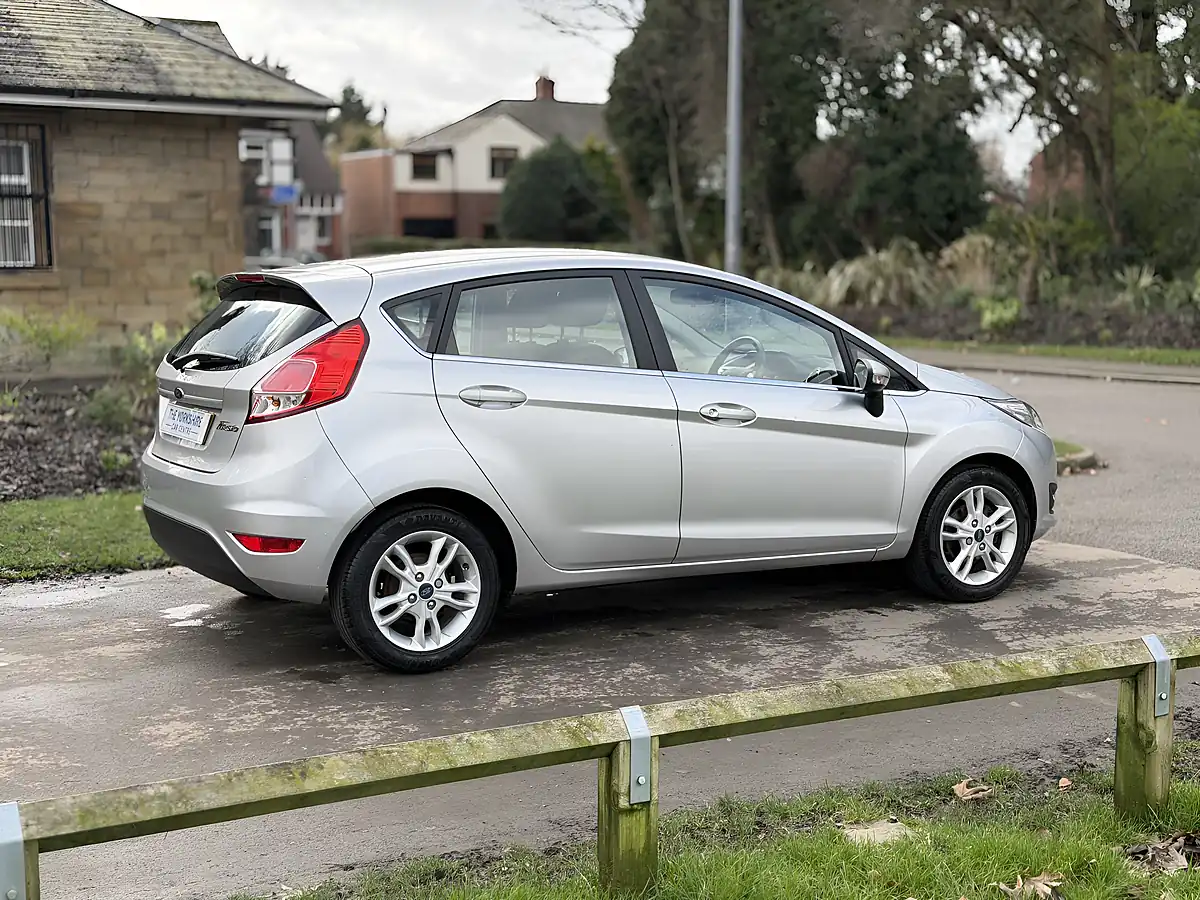 Used 2016 Ford Fiesta Zetec Silver - Interior and Exterior details 7