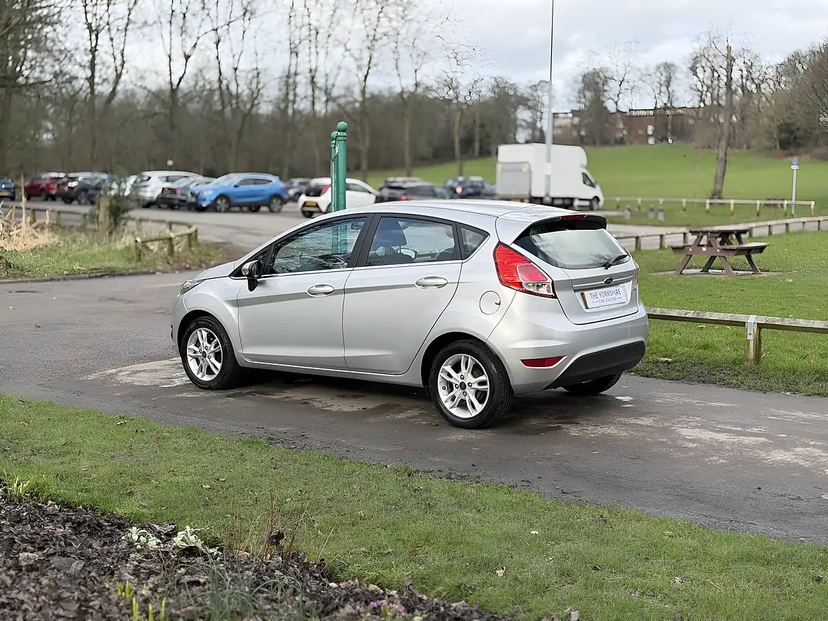 Used 2016 Ford Fiesta Zetec Silver - Interior and Exterior details 8