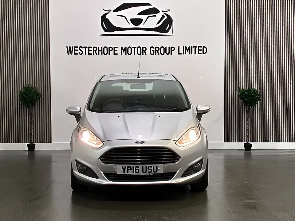 Used 2016 Ford Fiesta Zetec Silver - Interior and Exterior details 10