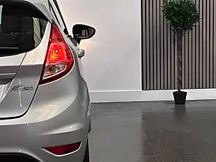 Used 2016 Ford Fiesta Zetec Silver - Interior and Exterior details 12
