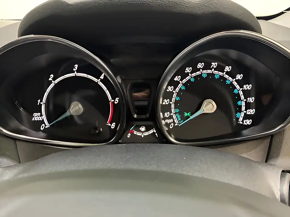 Used 2016 Ford Fiesta Zetec Silver - Interior and Exterior details 17
