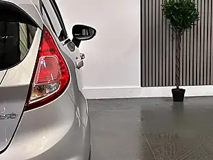 Used 2016 Ford Fiesta Zetec Silver - Interior and Exterior details 19