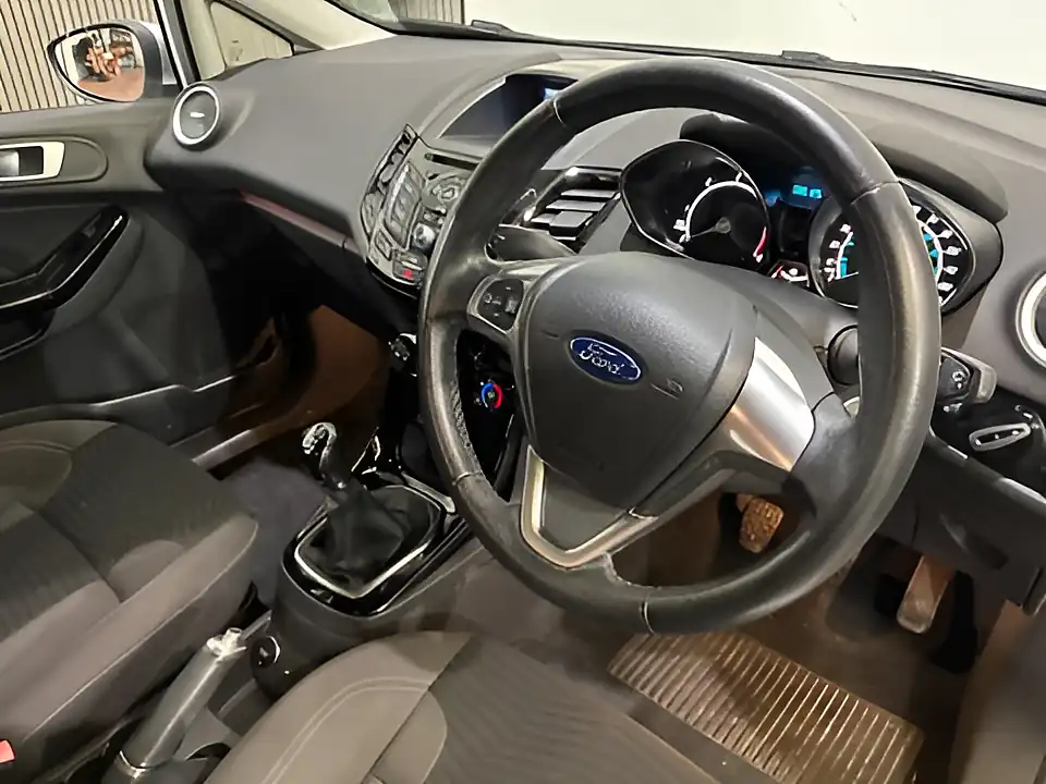 Used 2016 Ford Fiesta Zetec Silver - Interior and Exterior details 3