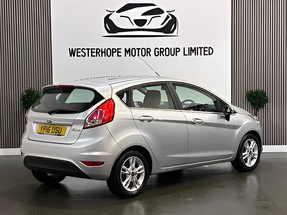 Used 2016 Ford Fiesta Zetec Silver - Interior and Exterior details 4
