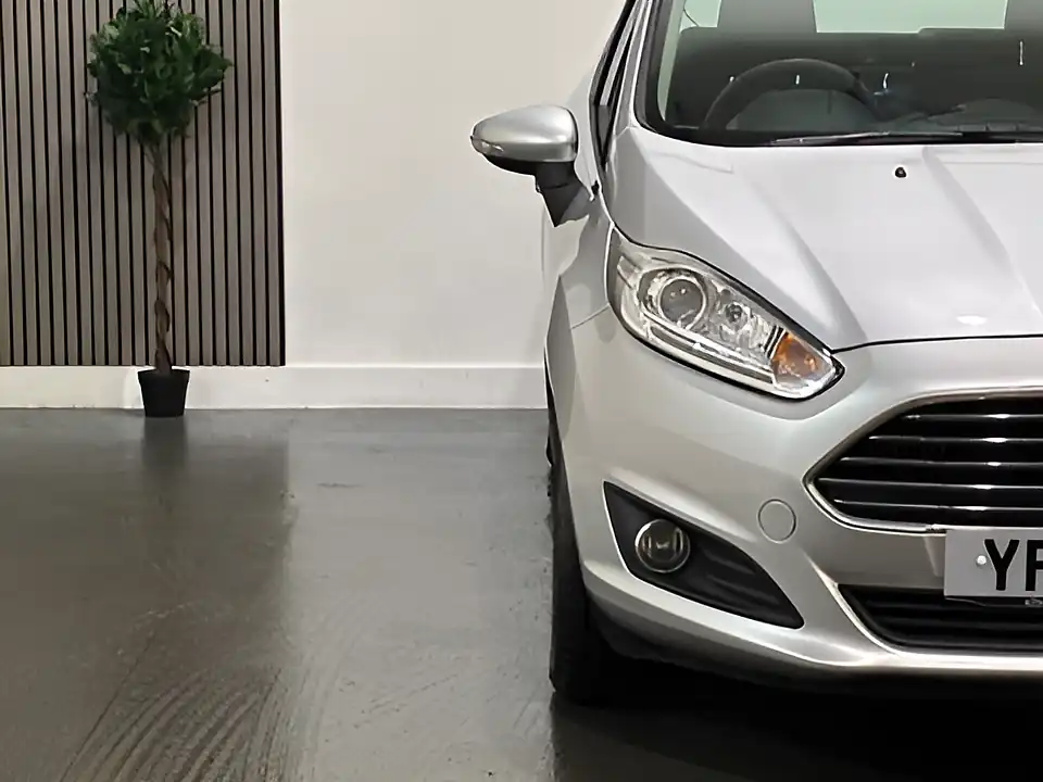 Used 2016 Ford Fiesta Zetec Silver - Interior and Exterior details 6