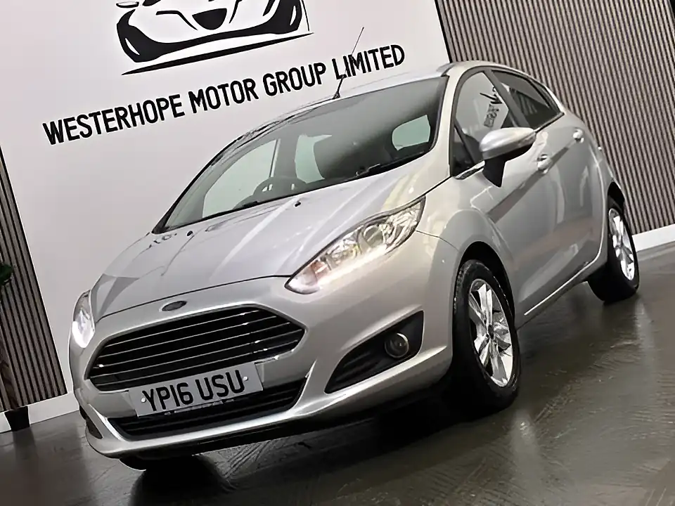 Used 2016 Ford Fiesta Zetec Silver - Interior and Exterior details 7