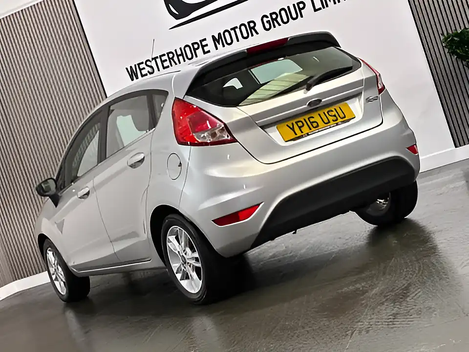 Used 2016 Ford Fiesta Zetec Silver - Interior and Exterior details 8