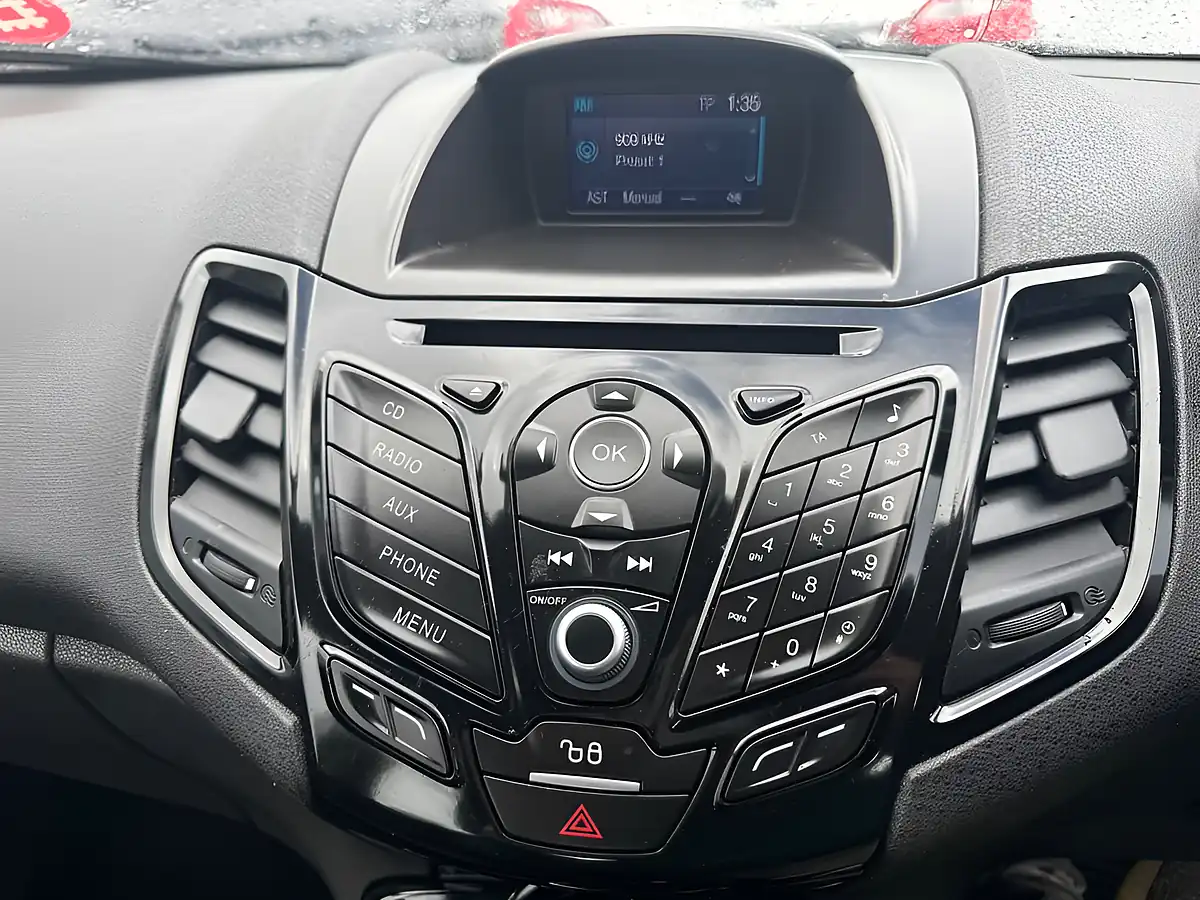 Used 2016 Ford Fiesta Zetec Silver - Interior and Exterior details 10
