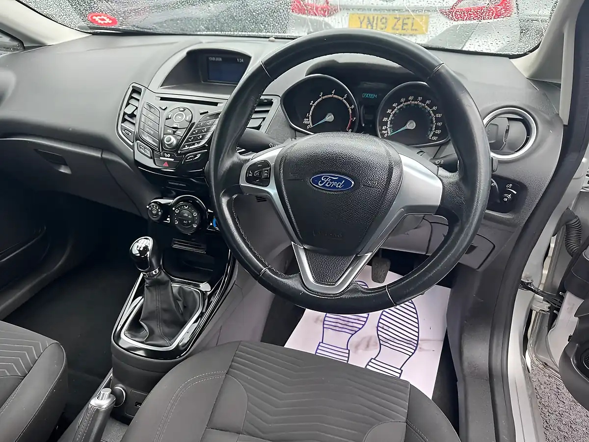 Used 2016 Ford Fiesta Zetec Silver - Interior and Exterior details 12