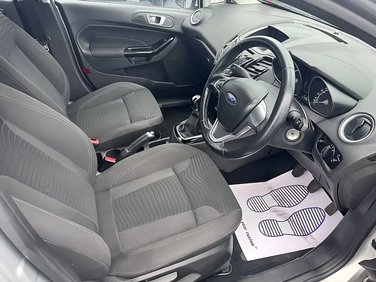 Used 2016 Ford Fiesta Zetec Silver - Interior and Exterior details 13