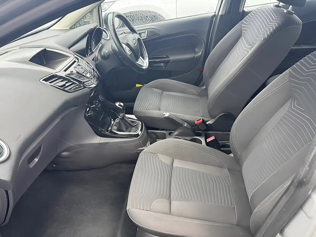 Used 2016 Ford Fiesta Zetec Silver - Interior and Exterior details 14