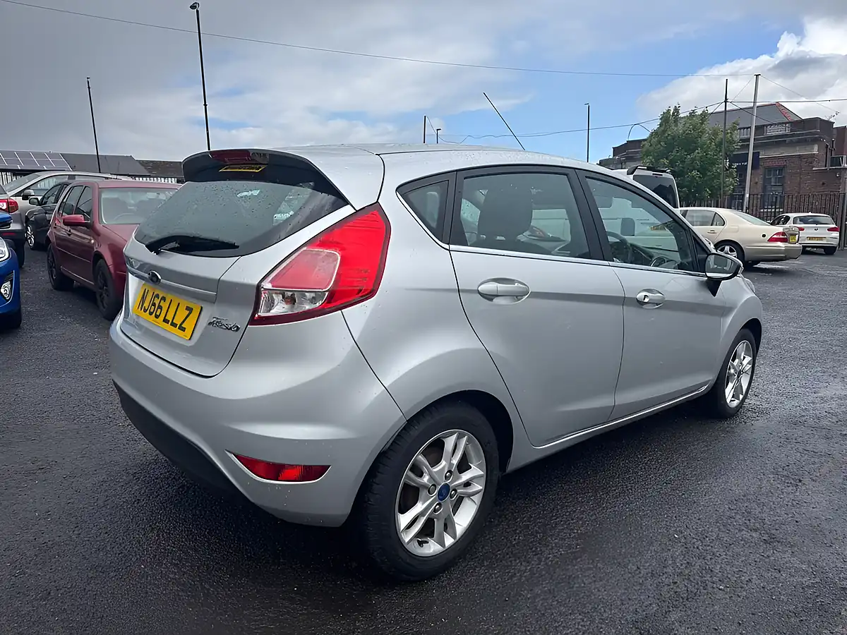 Used 2016 Ford Fiesta Zetec Silver - Interior and Exterior details 2