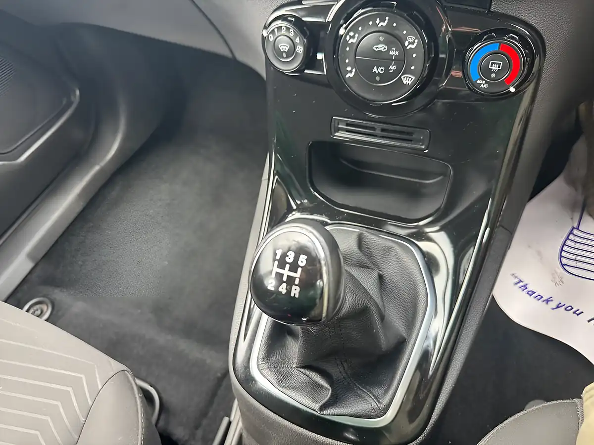 Used 2016 Ford Fiesta Zetec Silver - Interior and Exterior details 5