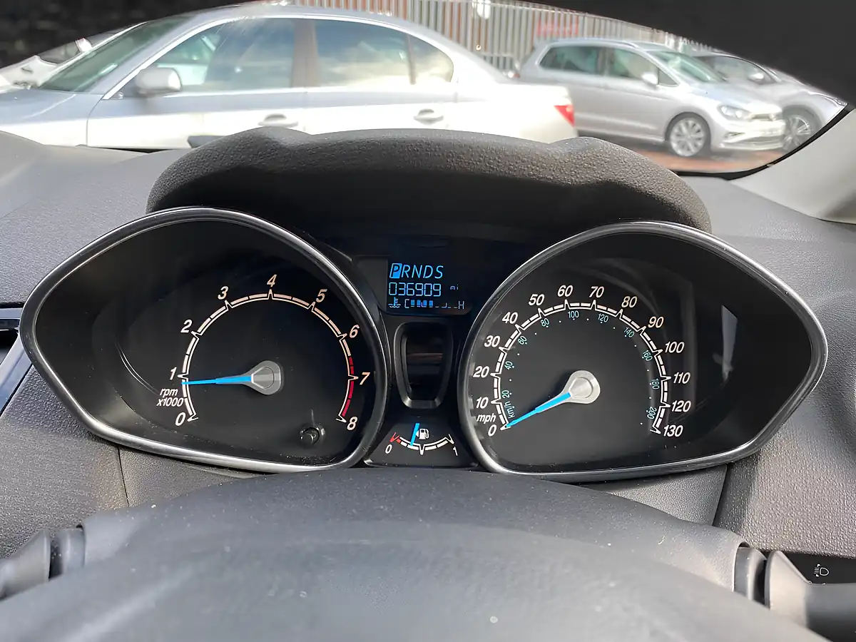 Used 2016 Ford Fiesta Zetec Silver - Interior and Exterior details 15