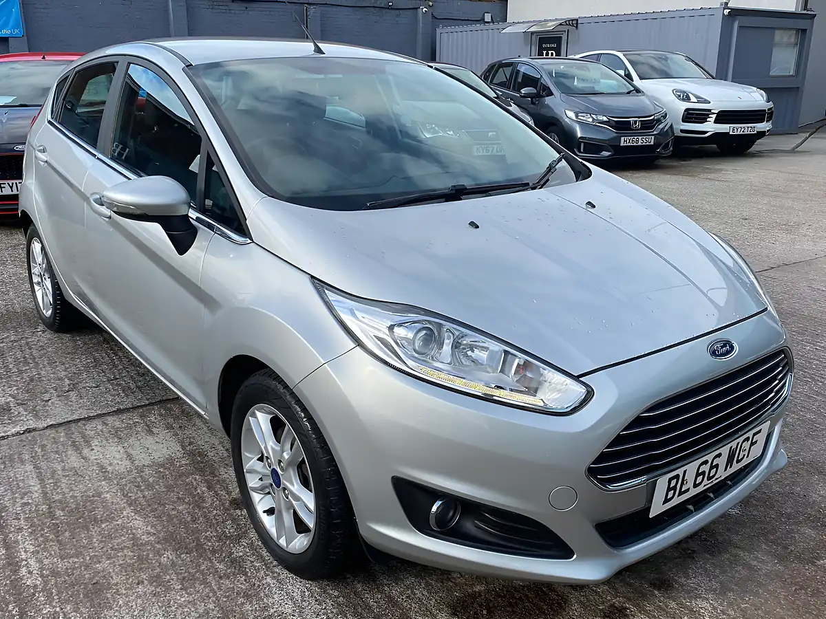 Used 2016 Ford Fiesta Zetec Silver - Interior and Exterior details 2