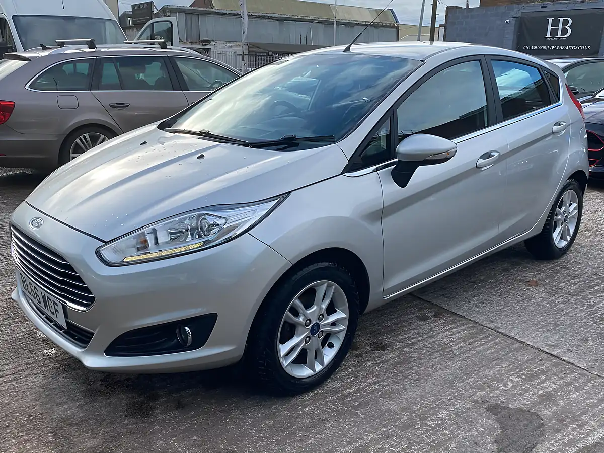 Used 2016 Ford Fiesta Zetec Silver - Interior and Exterior details 5